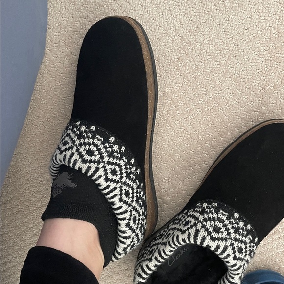 Clarks Shoes - Clarks leather indoor outdoor Women's Black Slippers fleece lined